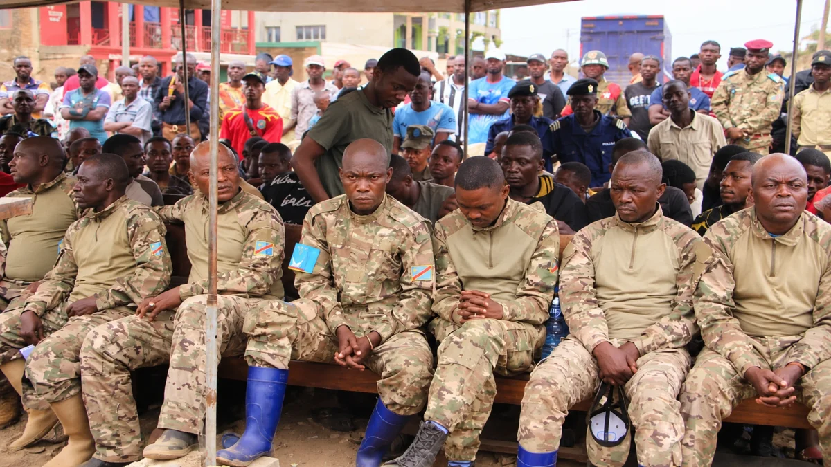 Audience de la Cour militaire du Sud-Kivu à Uvira concernant des militaires poursuivis pour lâcheté devant l’ennemi