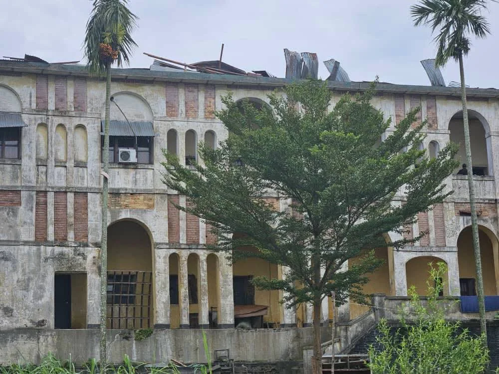 Bâtiment du Parquet général près la Cour d’appel de la Tshopo endommagé par une forte pluie à Kisangani