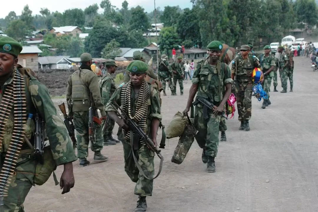 Militaires et combattants dans les Hauts Plateaux du Sud-Kivu où de nouveaux affrontements sont signalés près de Minembwe