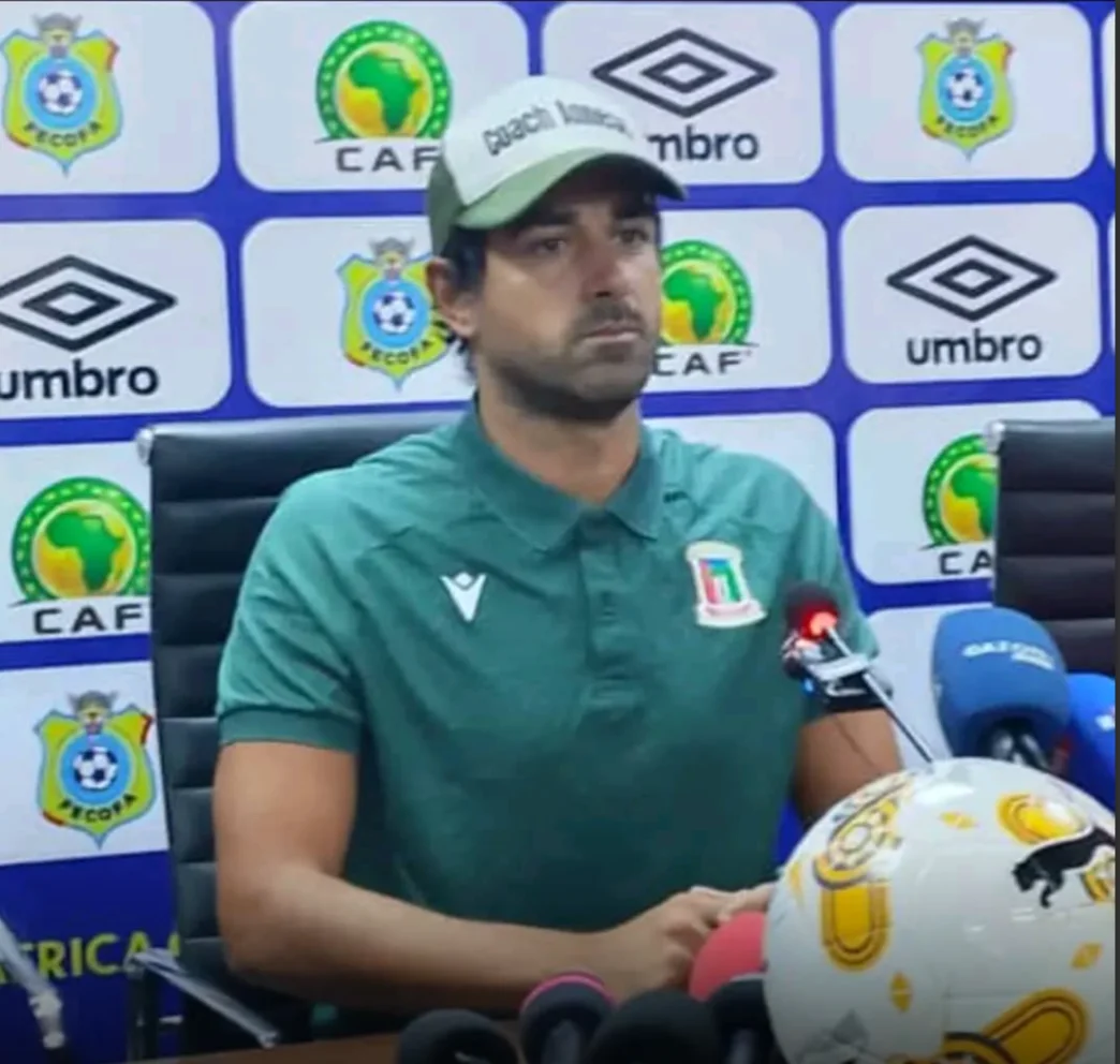 Vincenzo Alberto Anese, sélectionneur de la Guinée équatoriale, en conférence de presse avant le match contre les Léopards de la RDC